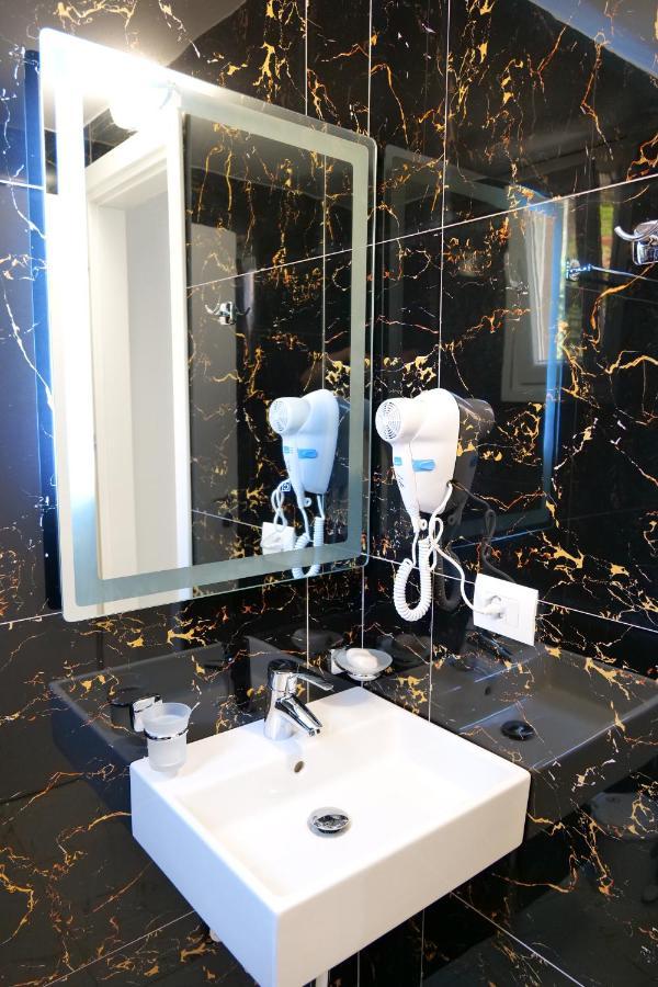 Elite Hotel Saranda Kültér fotó